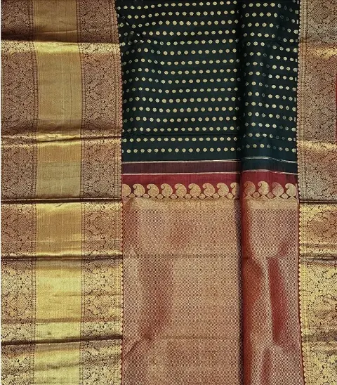 Deep Green Bridal Kanchipuram Silk Saree with Maroon Zari Border